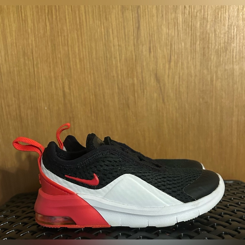 Nike air max motion 2